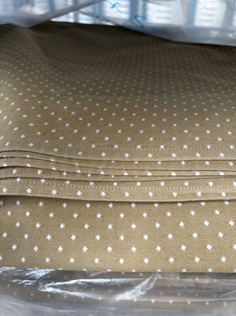 Cubre mantel verde oliva topos